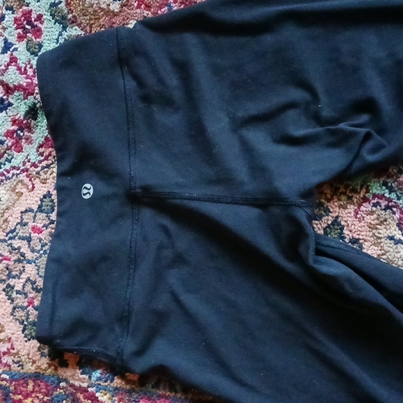 Lululemon Crop Leggings - Picture 3 of 6